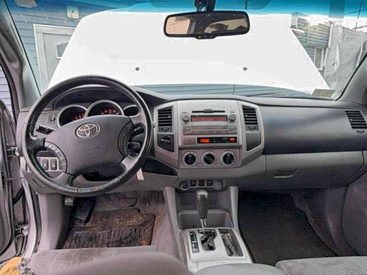 Toyota Tacoma Double Cab Image 7