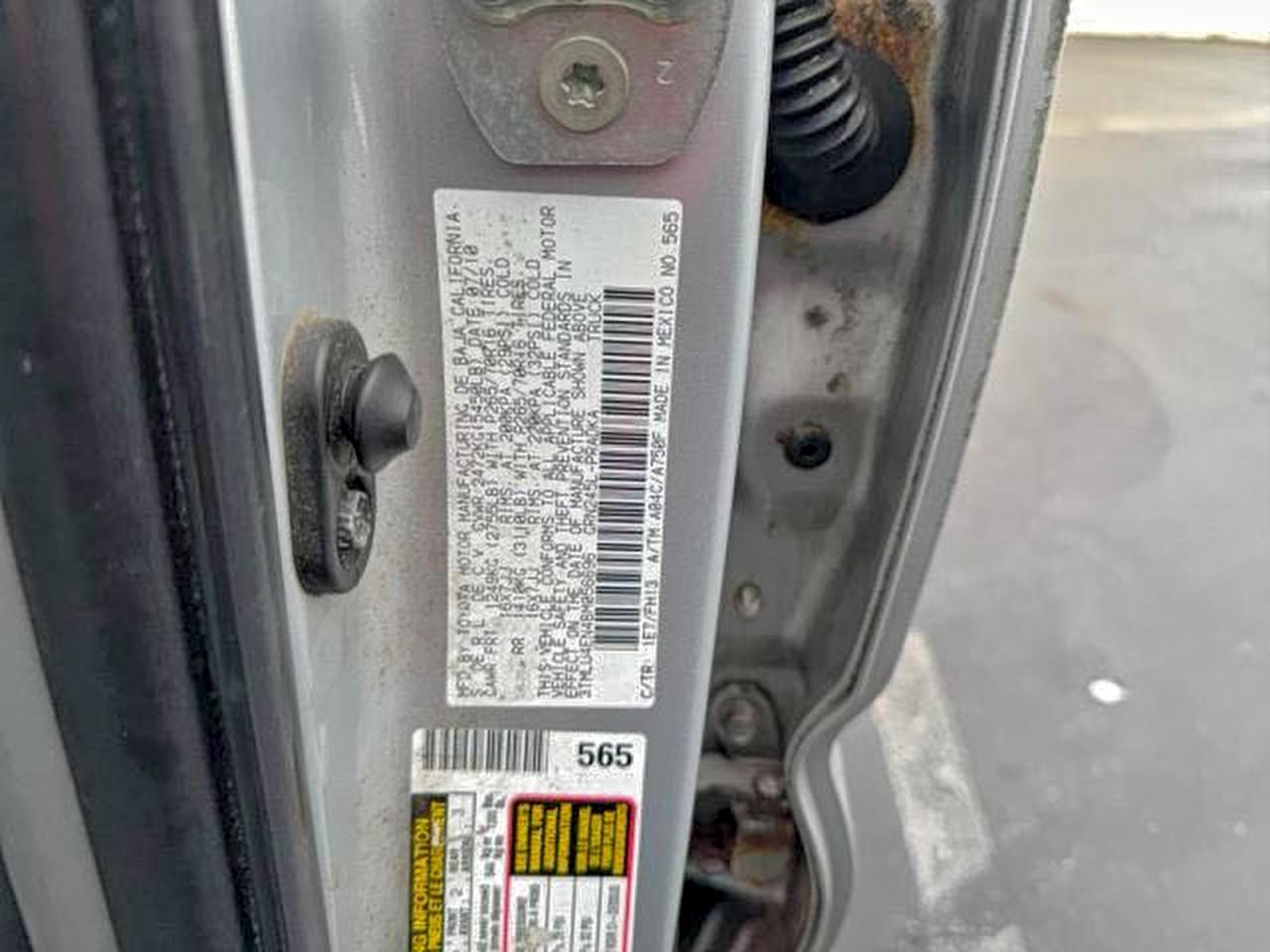 Toyota Tacoma Double Cab Image 8