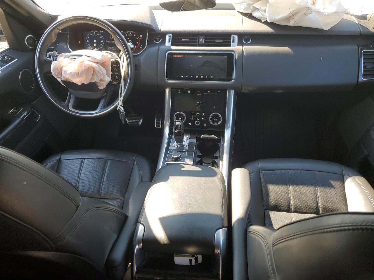 Land Rover Range Rover Supercharged Dynamic Image 2