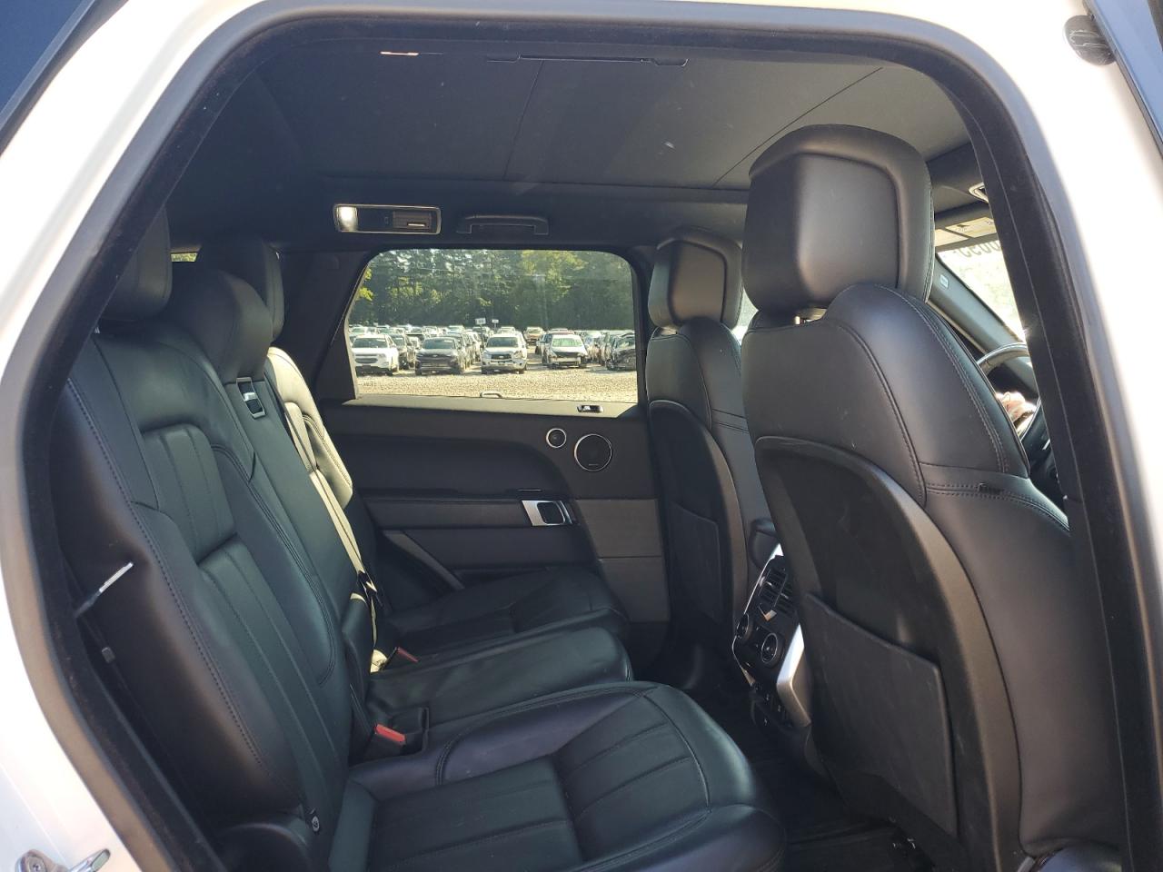 Land Rover Range Rover Supercharged Dynamic Image 9