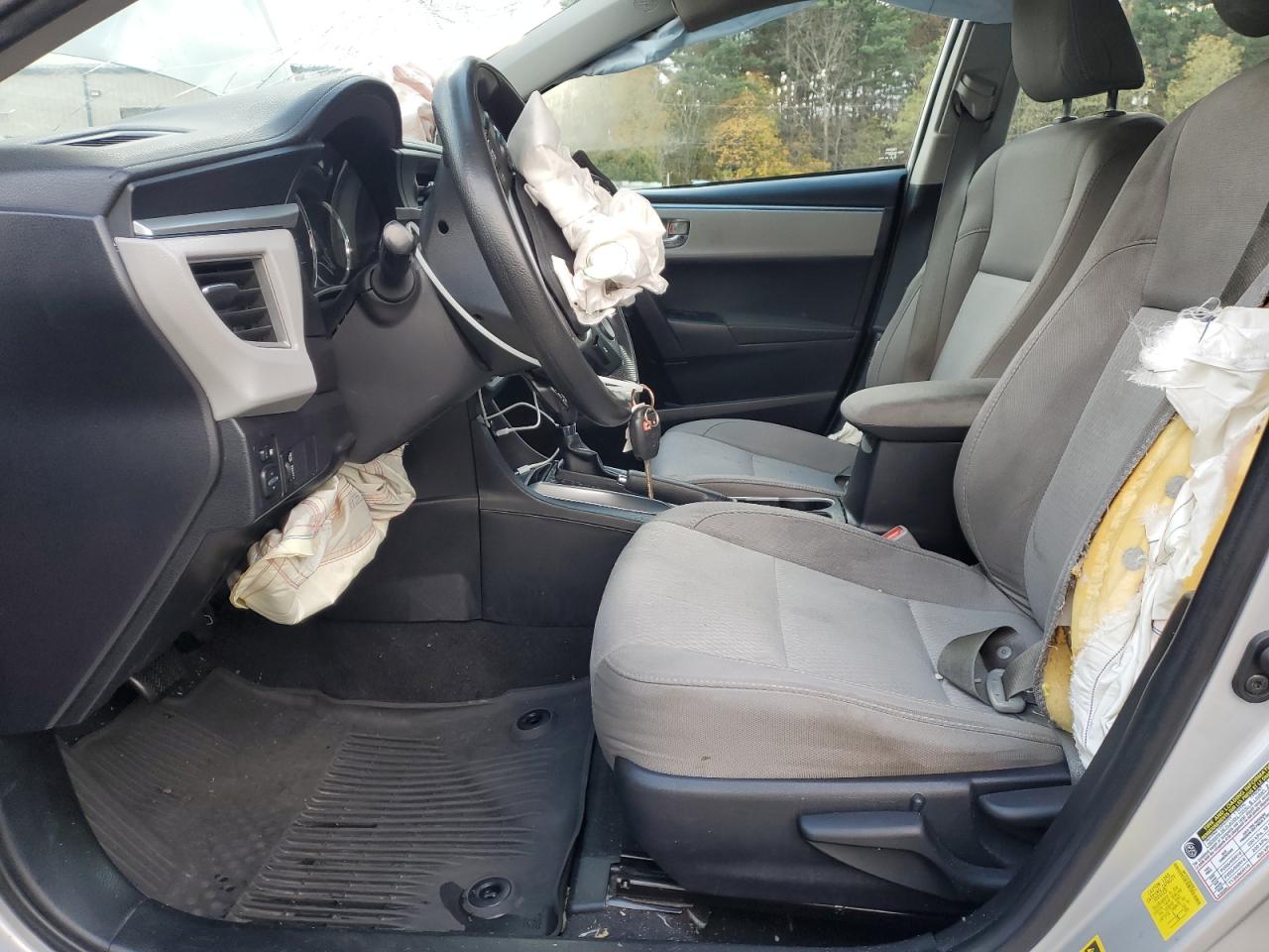 Toyota Corolla L Image 2