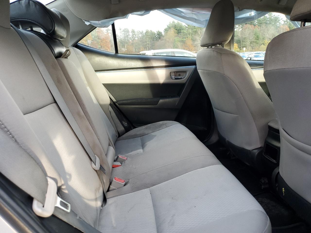 Toyota Corolla L Image 11