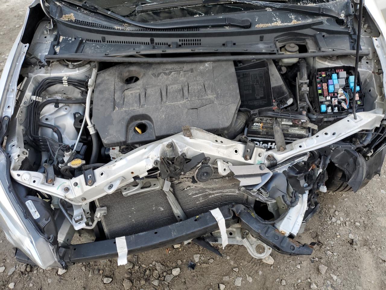 Toyota Corolla L Image 8