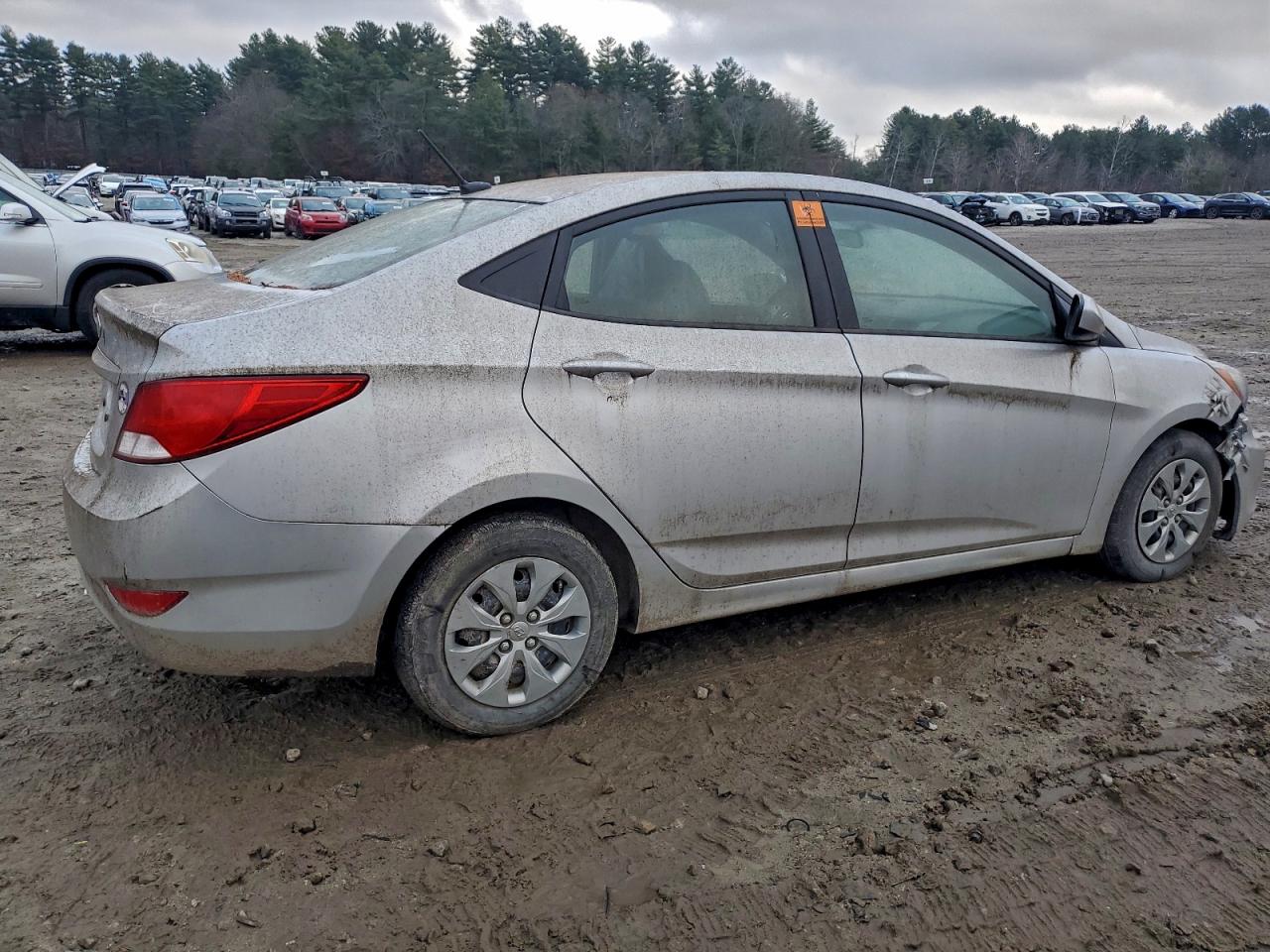 Hyundai ACCENT Se Image 5
