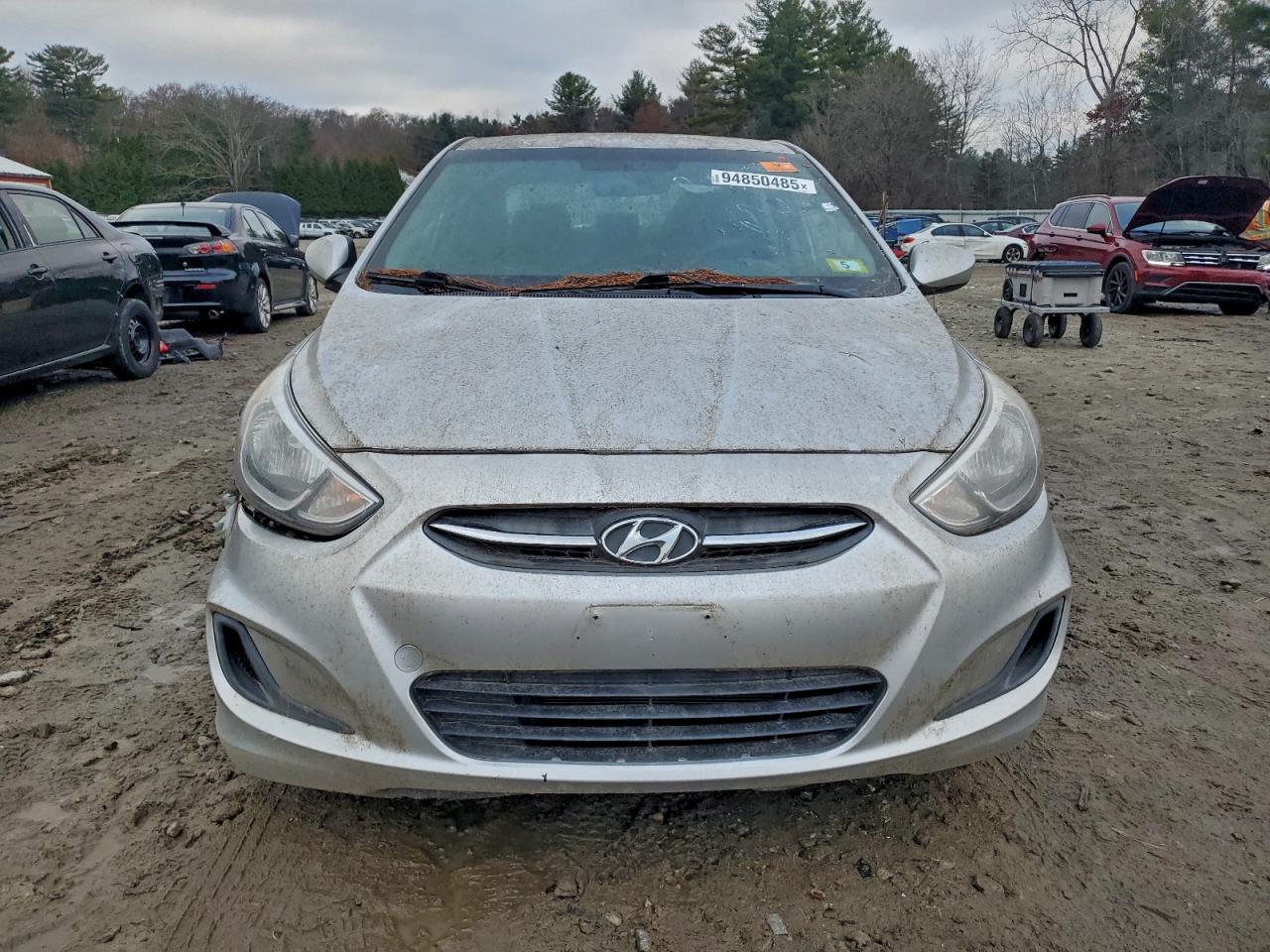 Hyundai ACCENT Se Image 8