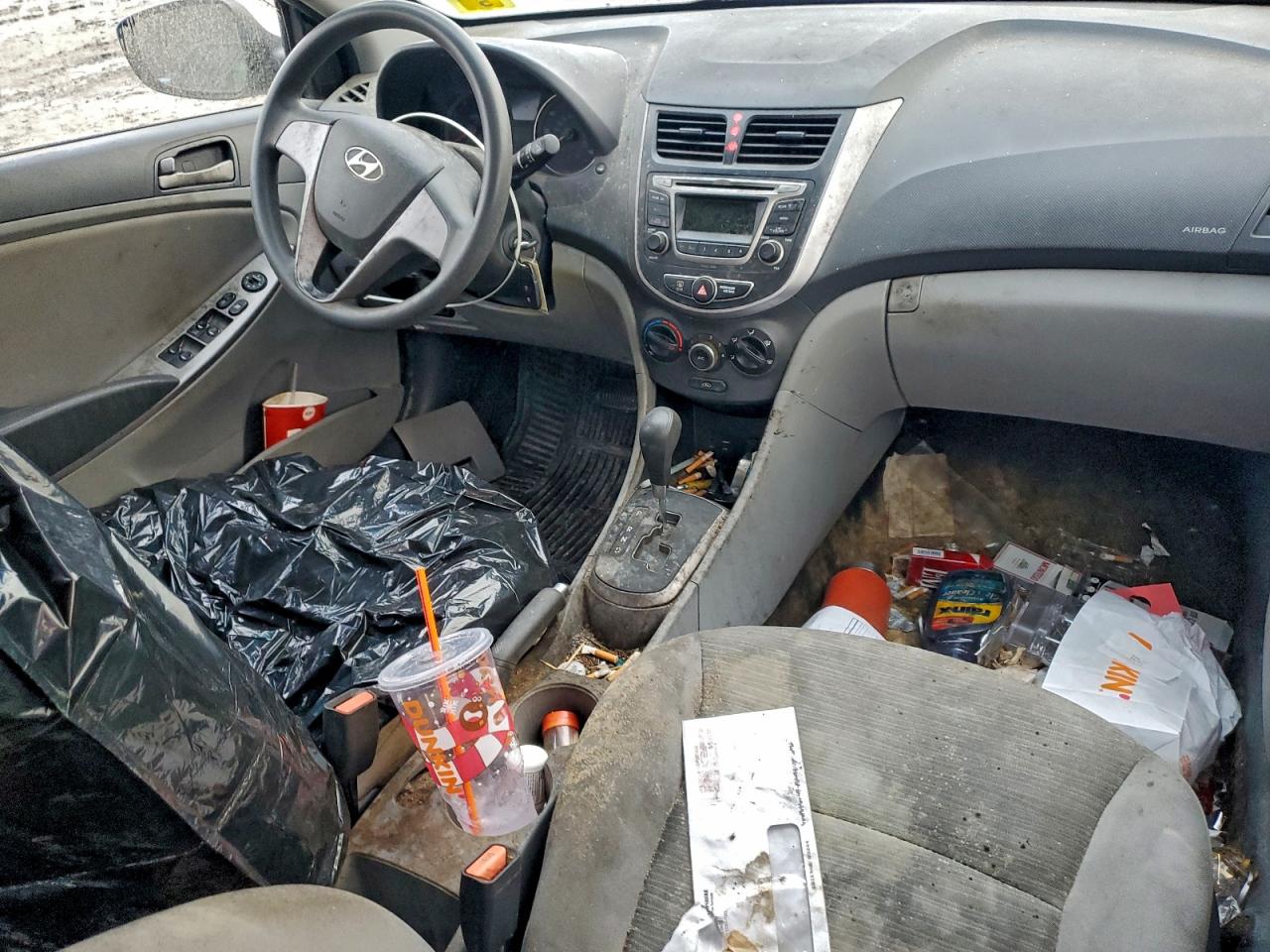 Hyundai ACCENT Se Image 4