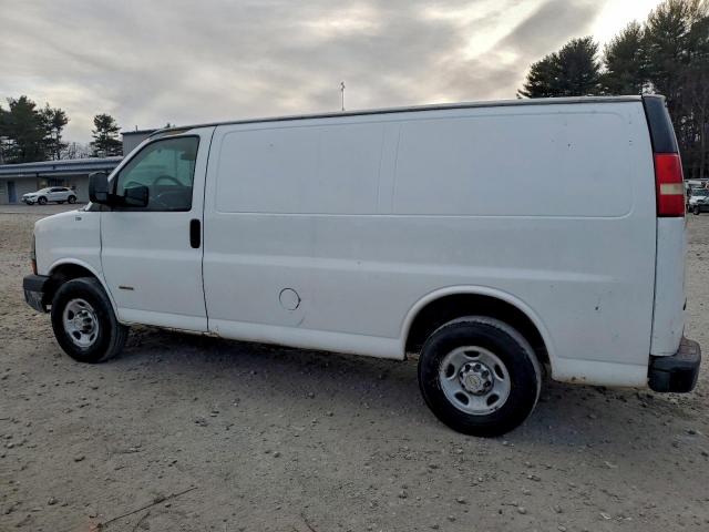 Chevrolet Express Image 3