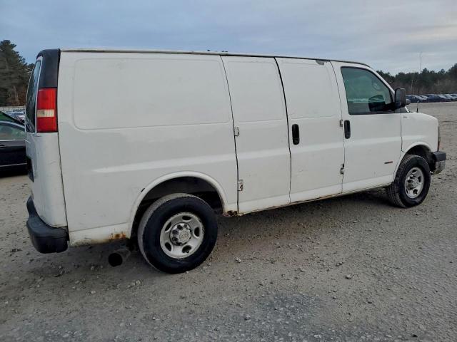 Chevrolet Express Image 2