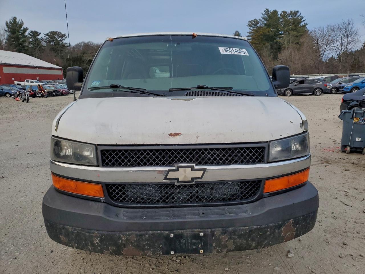 Chevrolet Express Image 13