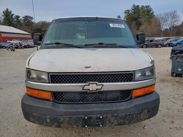 Chevrolet Express Image 13