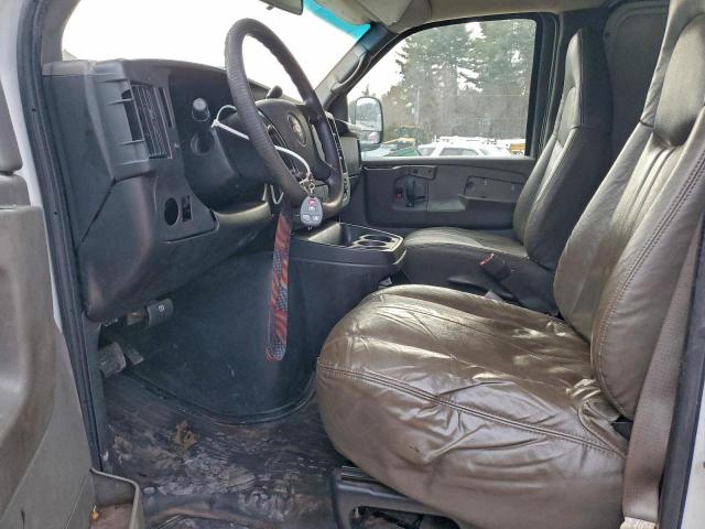 Chevrolet Express Image 10