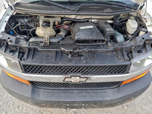 Chevrolet Express Image 5