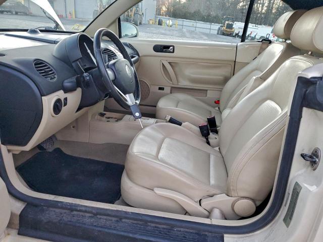 Volkswagen Beetle S Image 10