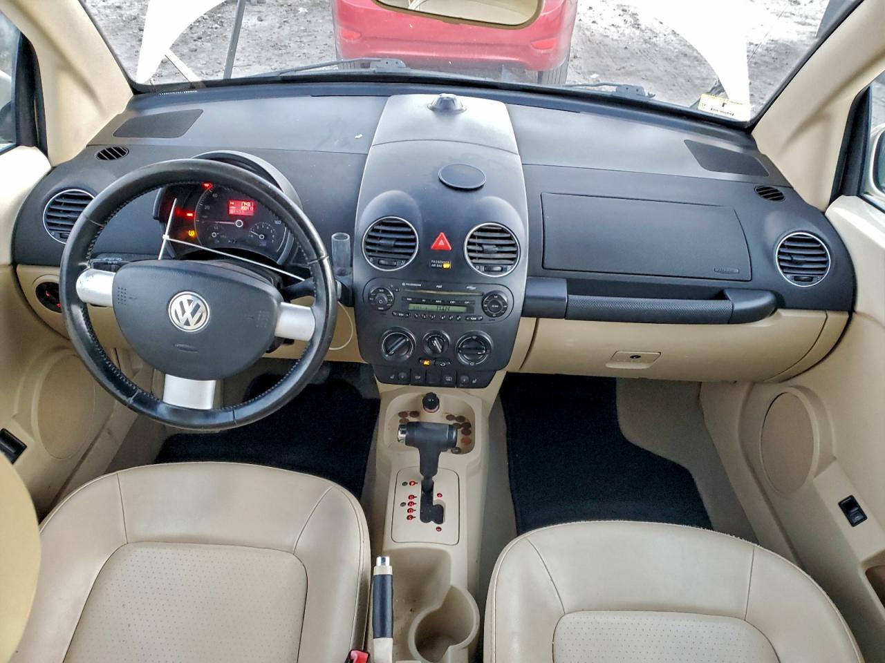 Volkswagen Beetle S Image 4