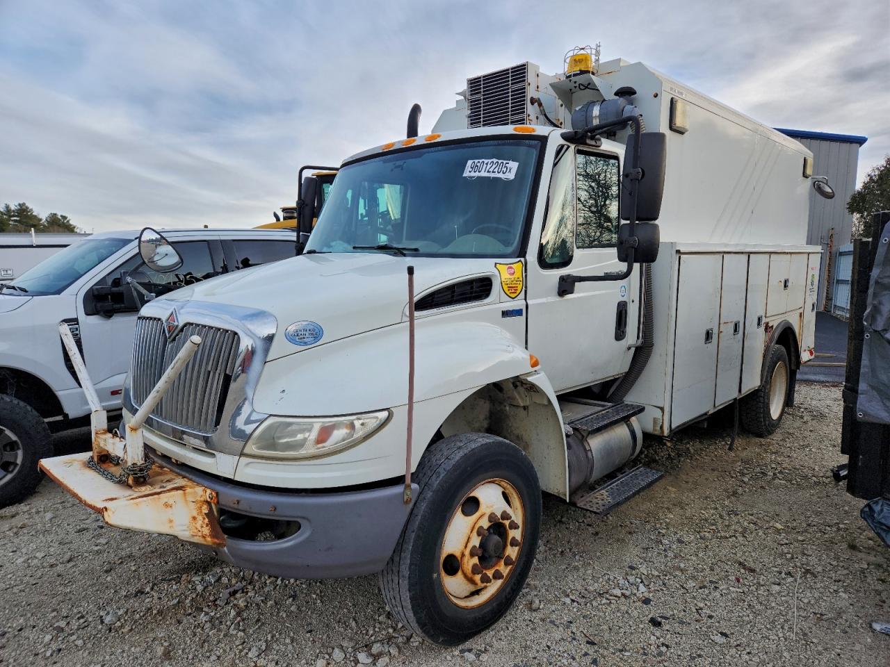 International 4300 4300 Image 4