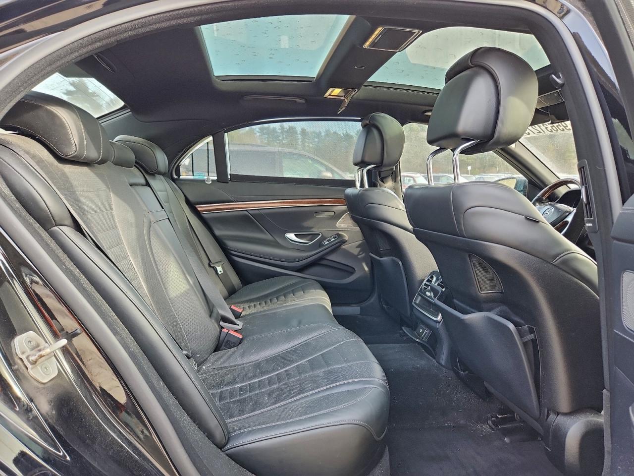 Mercedes-Benz S-Class 550 4matic Image 9