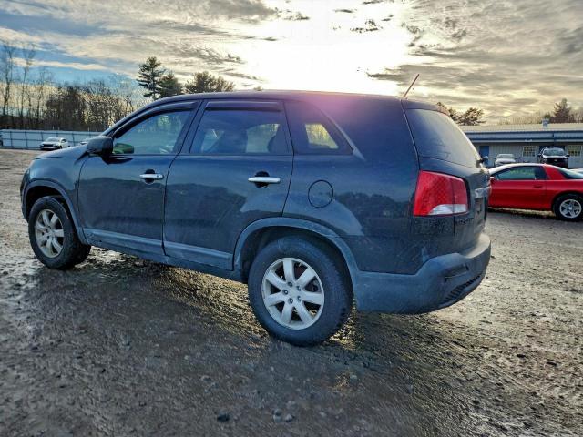 Kia Sorento Base Image 4