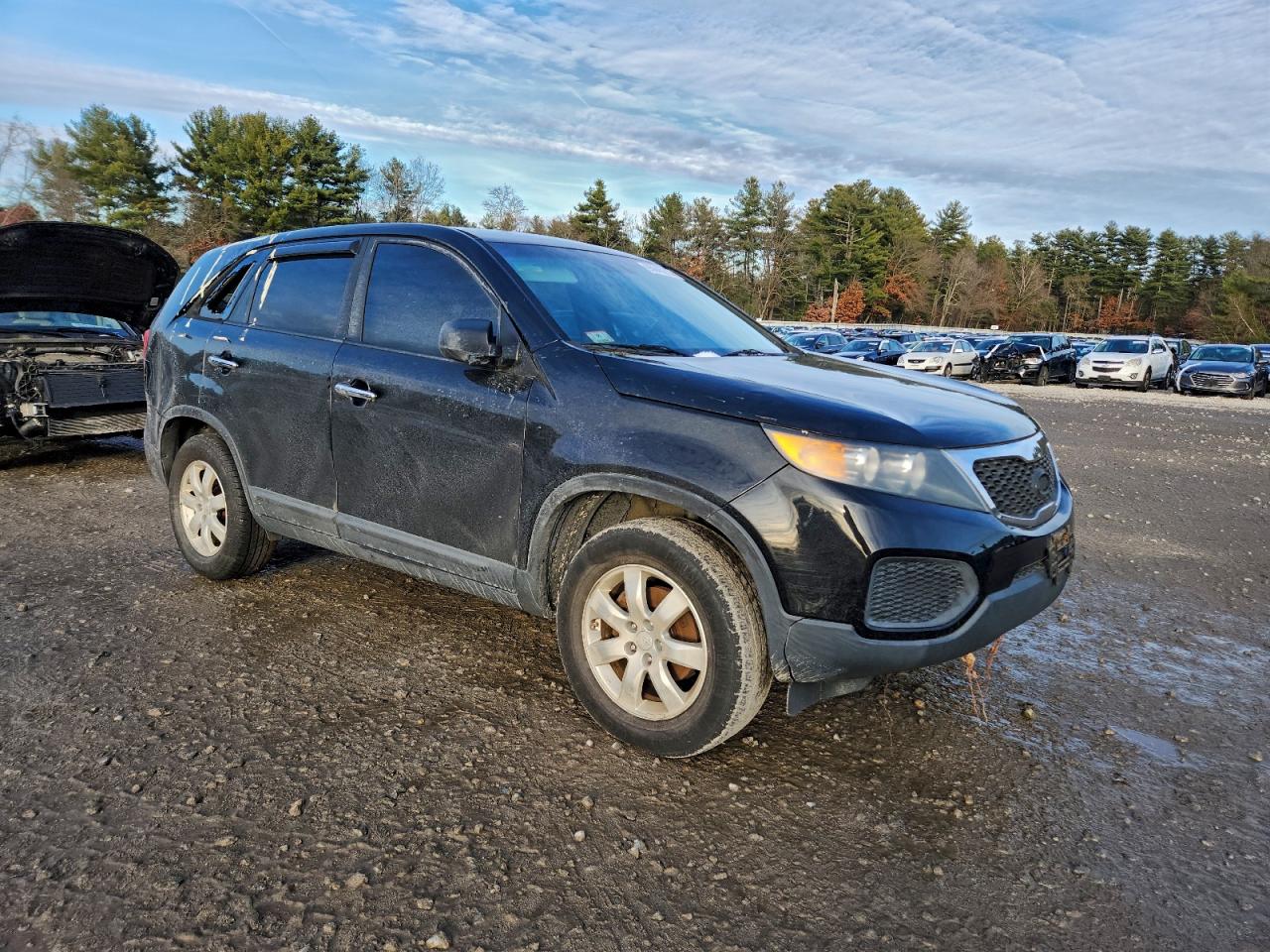 Kia Sorento Base Image 9