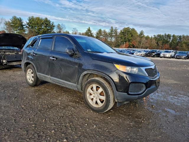 Kia Sorento Base Image 9