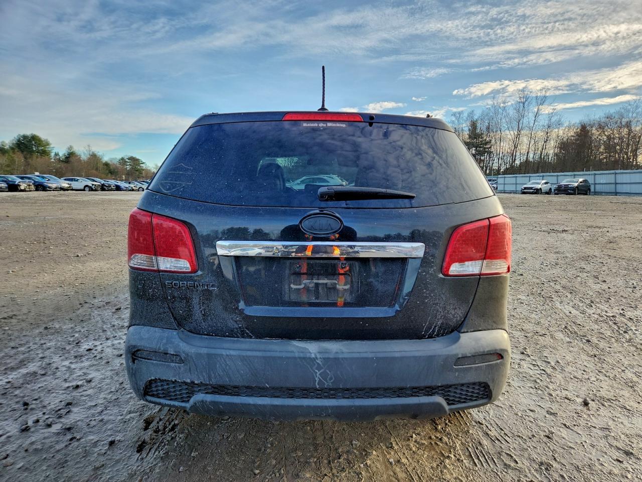 Kia Sorento Base Image 12