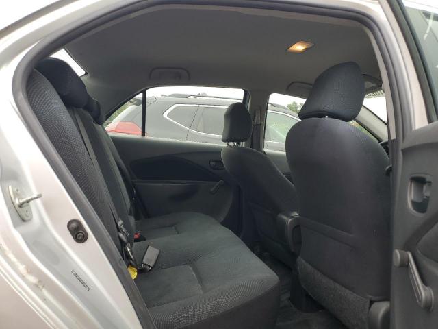 Toyota Yaris Image 10