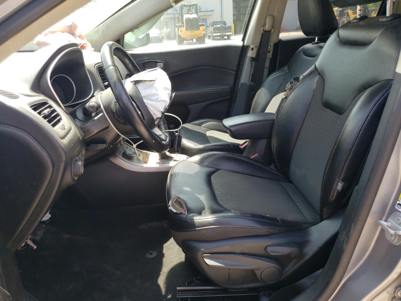 Jeep Compass Latitude Image 9