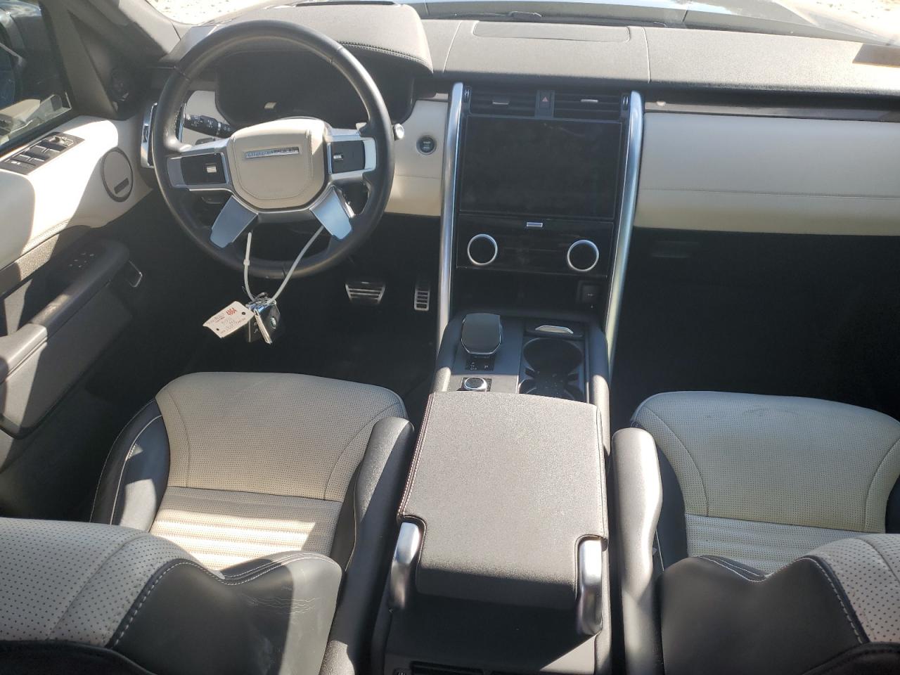 Land Rover Discovery Metropolitan Edition Image 4