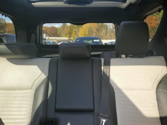 Land Rover Discovery Metropolitan Edition Image 10