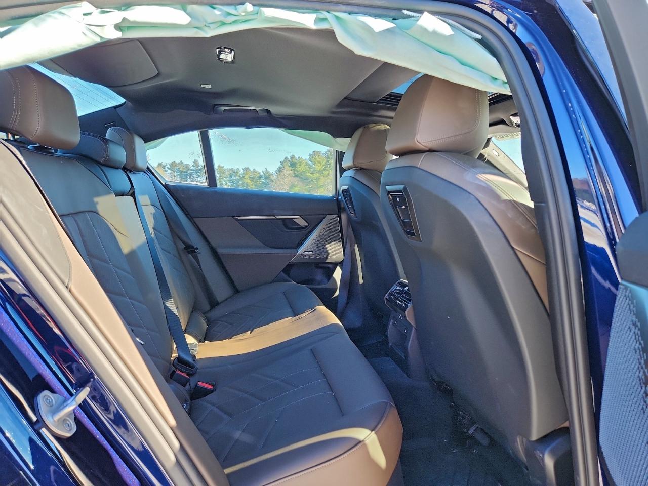 BMW 5 Series Xi Image 10