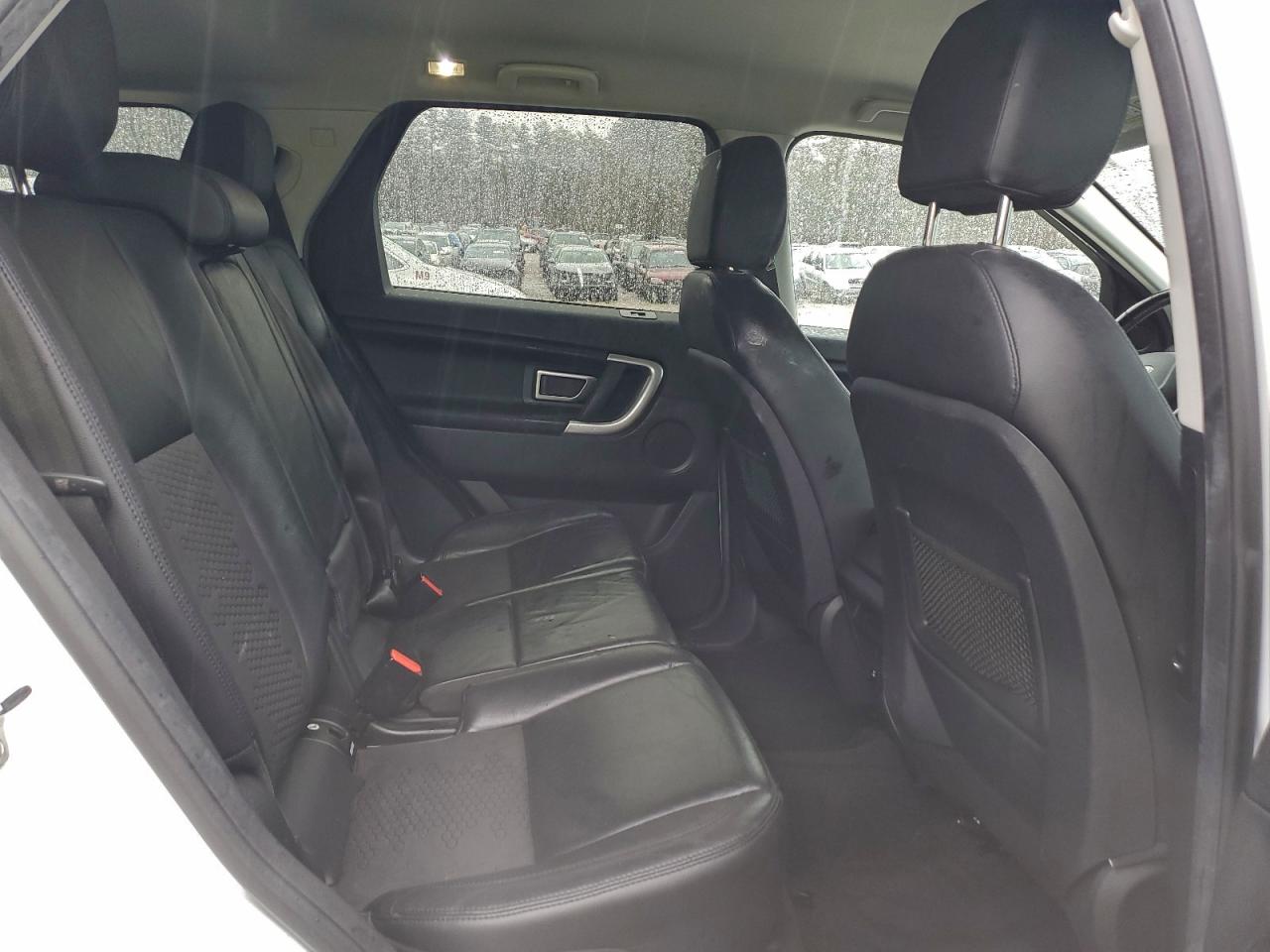 Land Rover Discovery Se Image 7