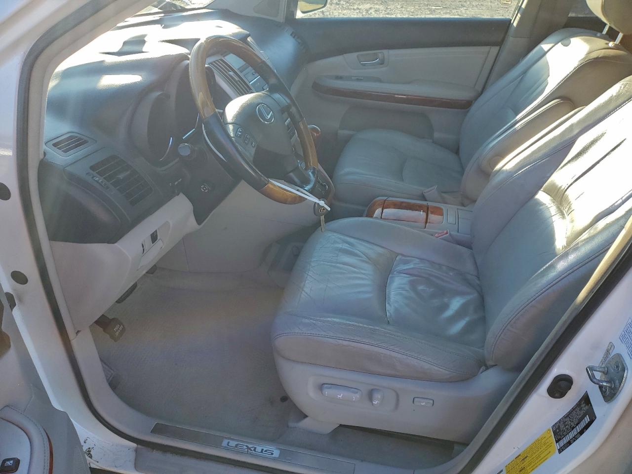 Lexus RX 330 Image 9