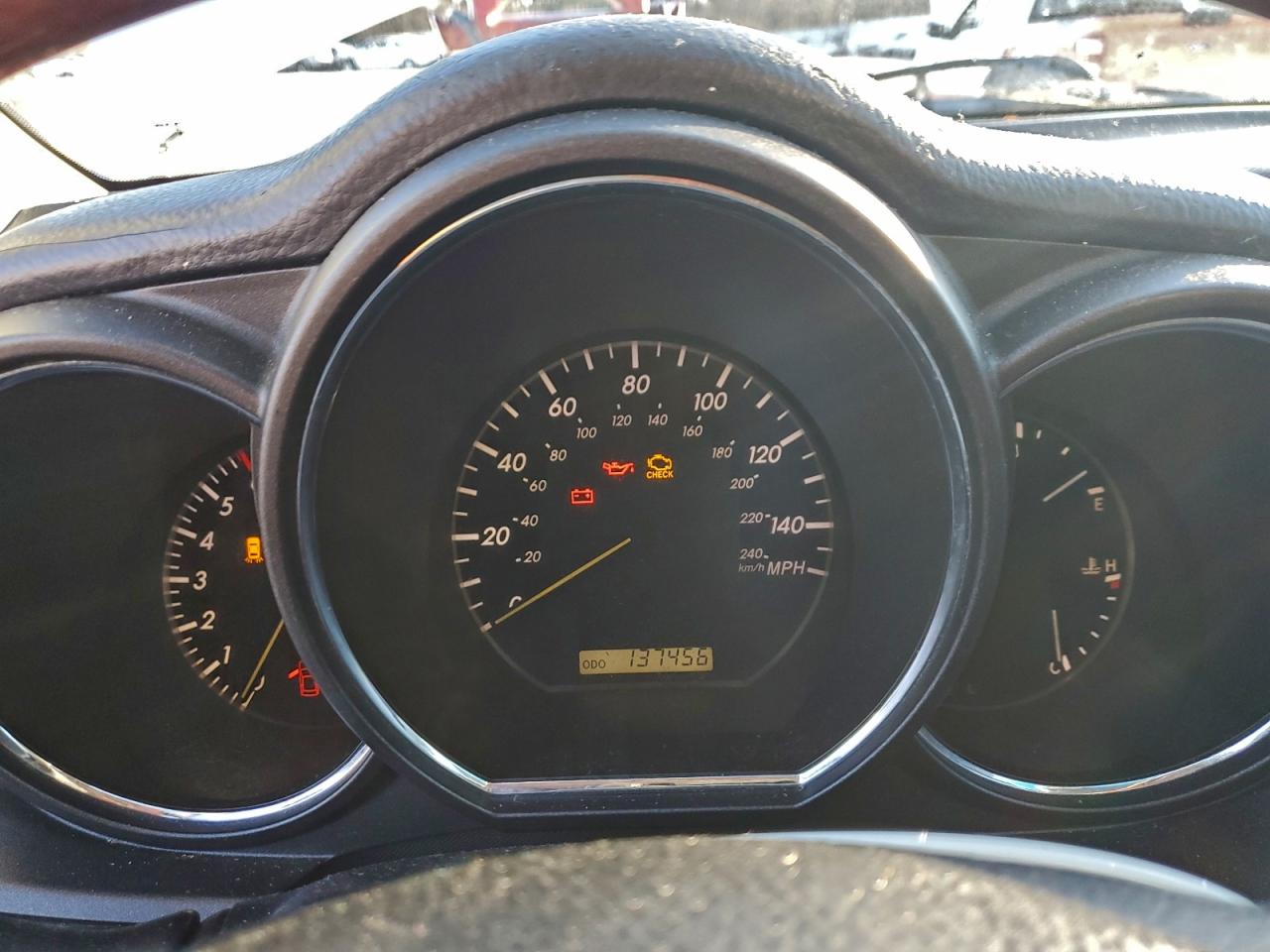 Lexus RX 330 Image 11