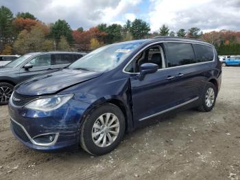  Salvage Chrysler Pacifica