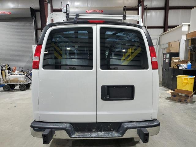 GMC Savana G2500 Image 6