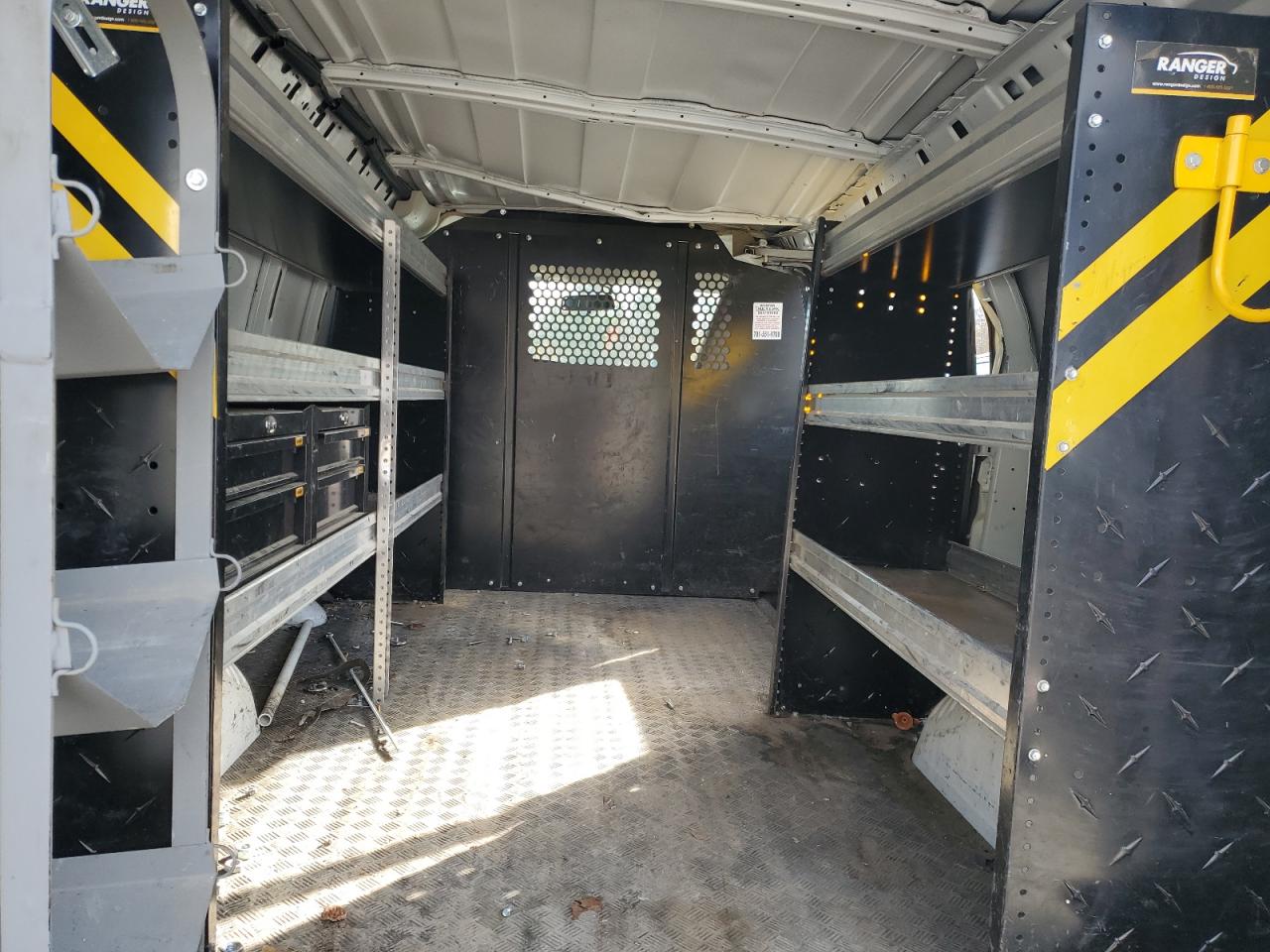 GMC Savana G2500 Image 4