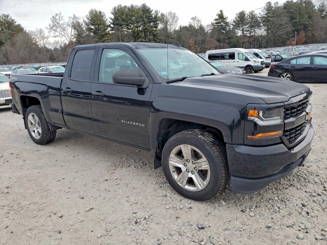 Chevrolet Silverado K1500 Custom Image 4