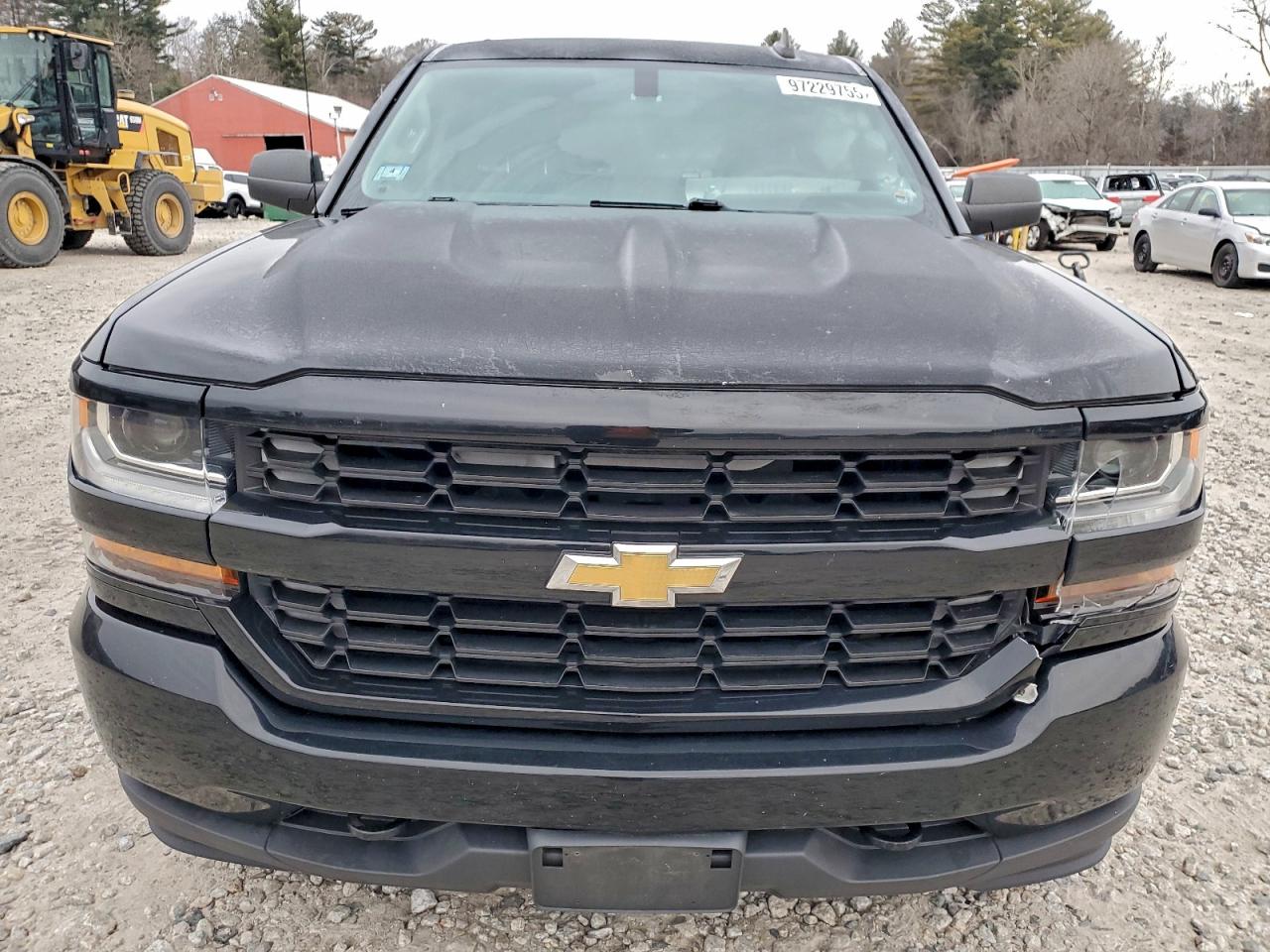 Chevrolet Silverado K1500 Custom Image 10