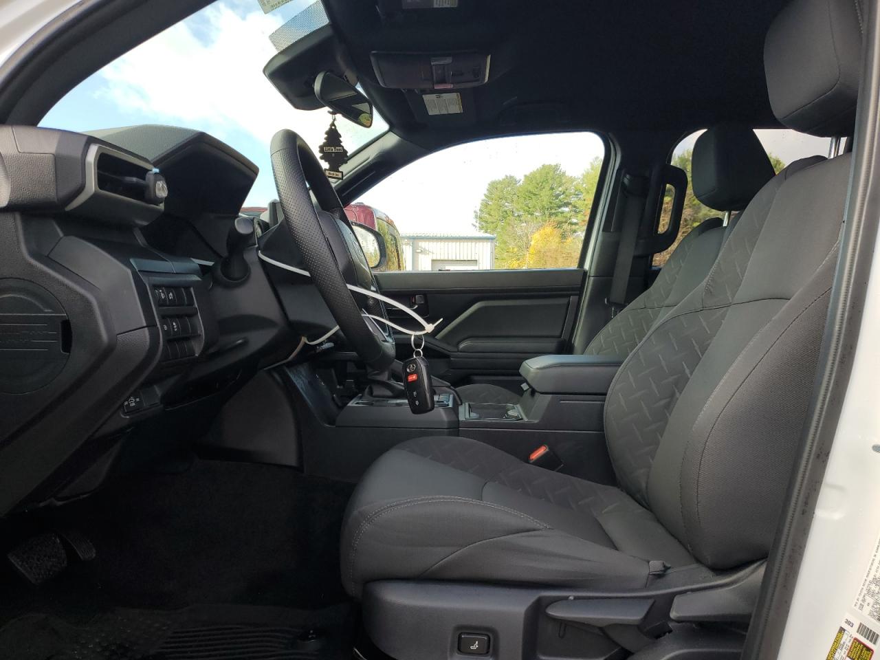 Toyota Tacoma Double Cab Image 4