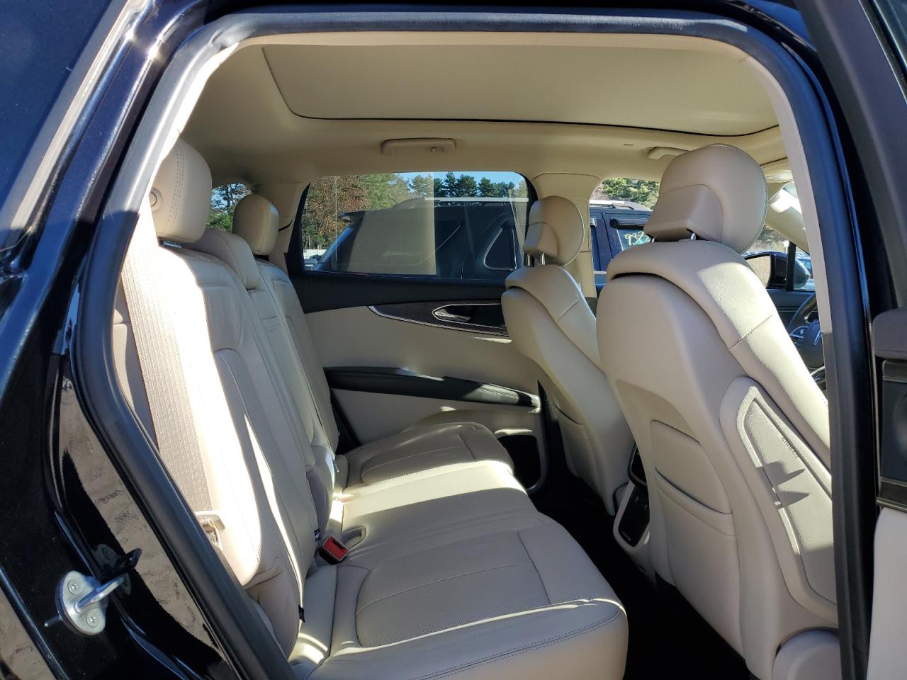 Lincoln Nautilus Reserve Image 3