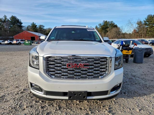GMC Yukon Denali Image 7