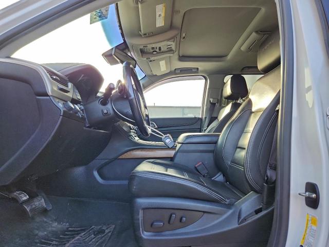 GMC Yukon Denali Image 9