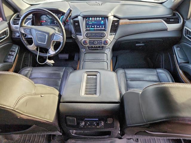 GMC Yukon Denali Image 11