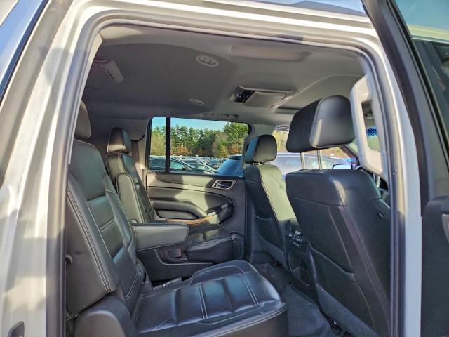 GMC Yukon Denali Image 8