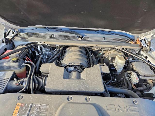 GMC Yukon Denali Image 10