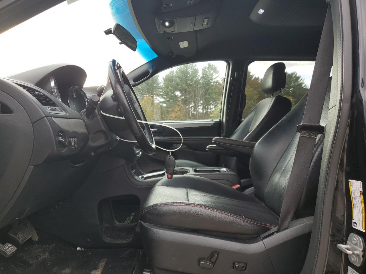 Dodge Caravan R/t Image 2