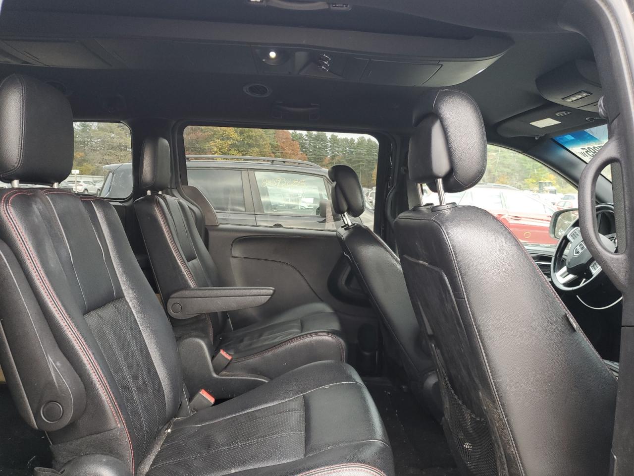 Dodge Caravan R/t Image 3