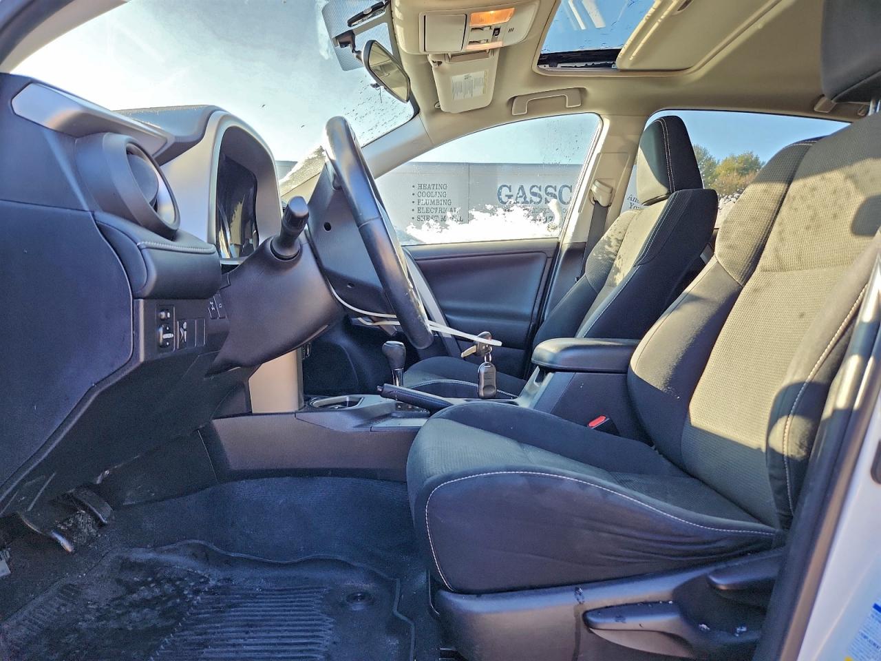 Toyota RAV4 Xle Image 7