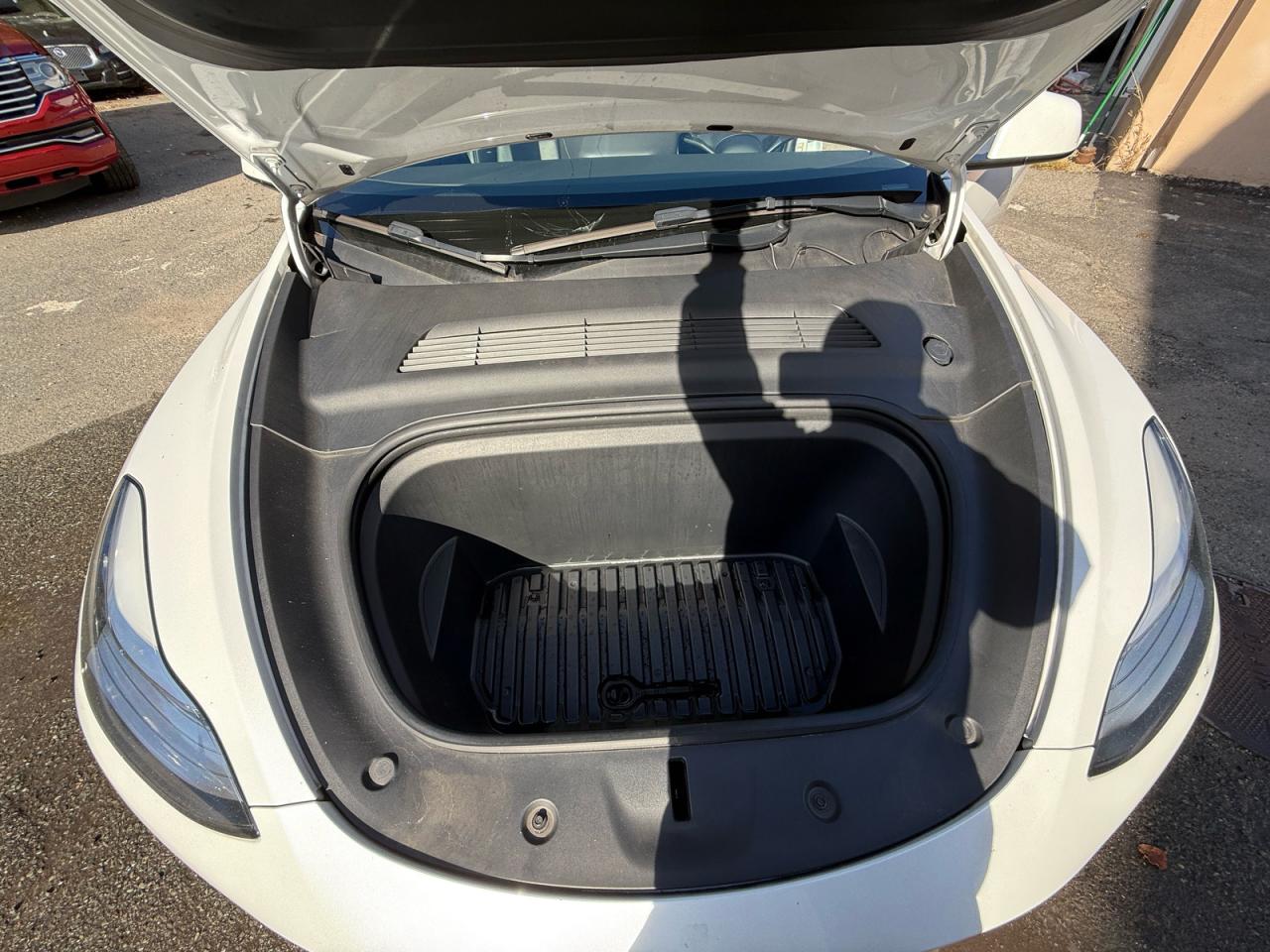 Tesla Model Y Image 8