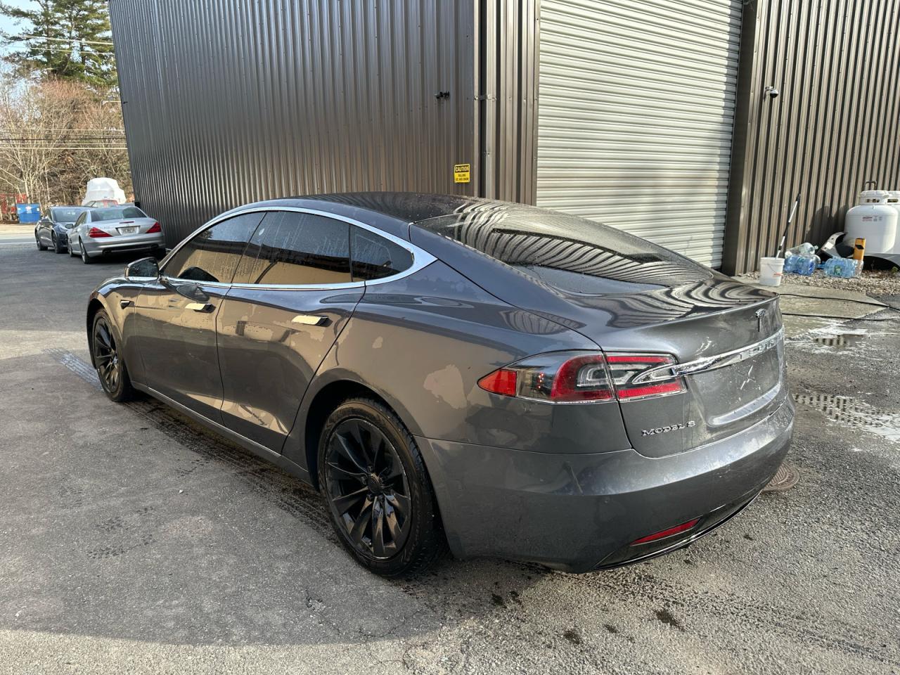 Tesla Model S Image 12