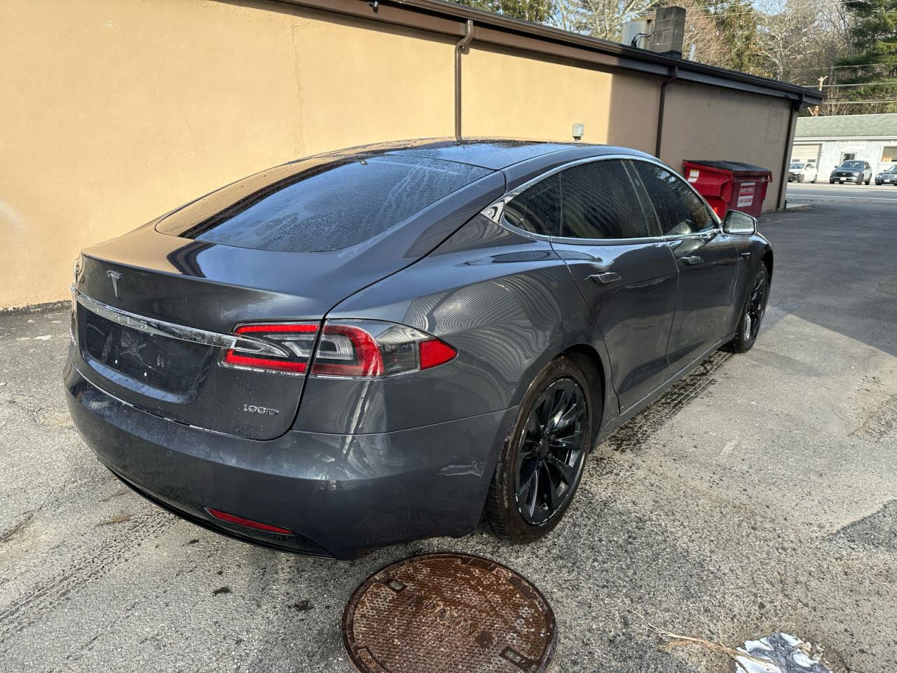 Tesla Model S Image 11